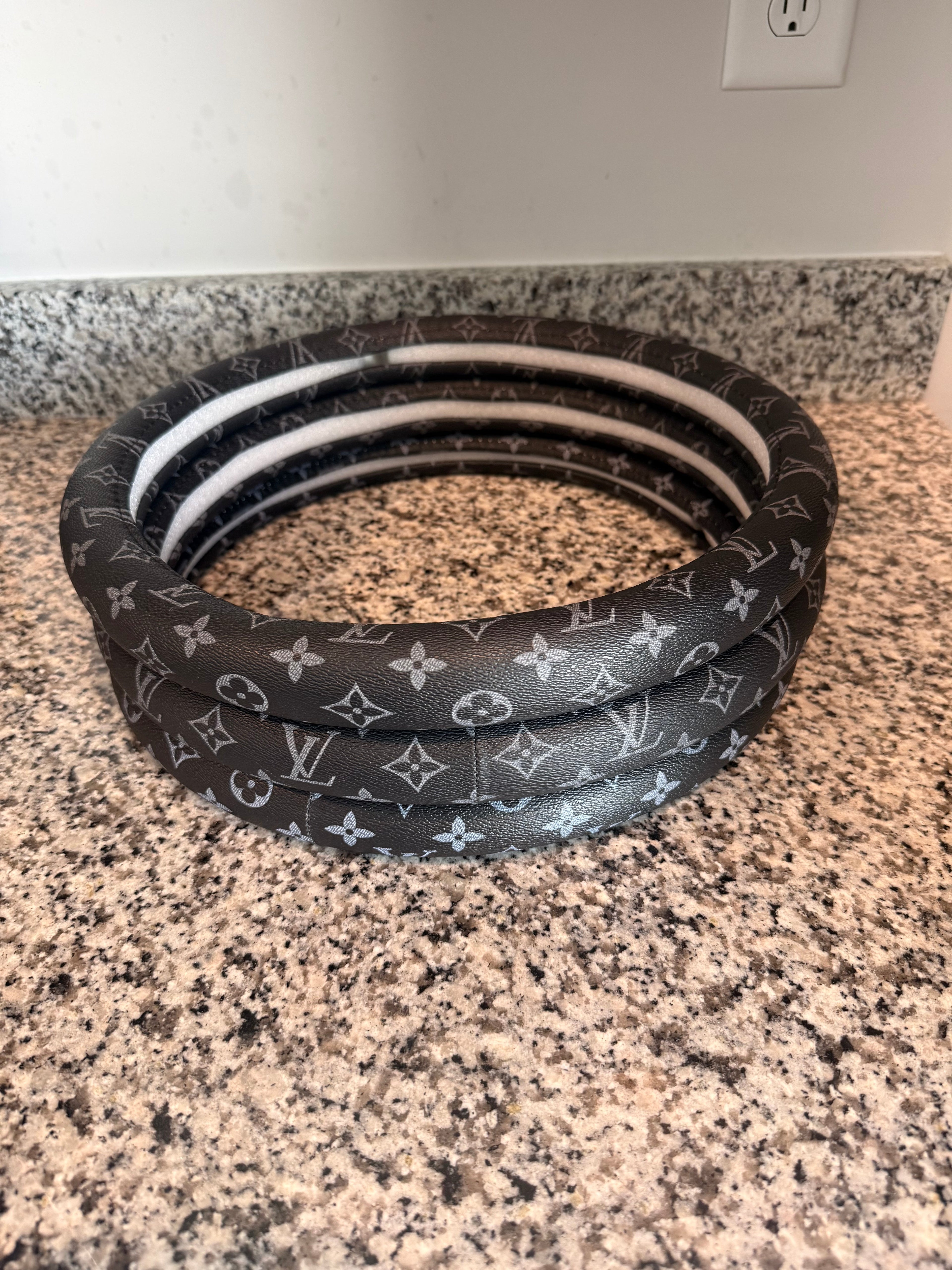 steering wheel covers UNIVERSAL FIT